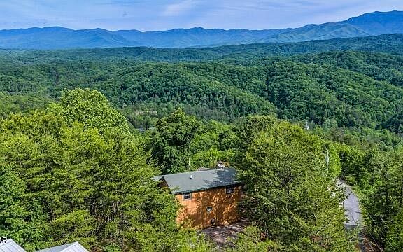 3rd image of 1827 Timber Ridge Way