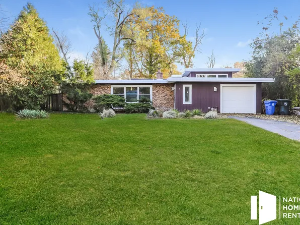 3 W Oxford Pl, Mount Prospect, IL 60056