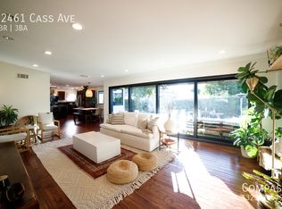 22461 Cass Ave, Woodland Hills, CA 91364