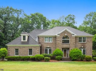 3 Capoolong Creek Rd, Pittstown, NJ 08867