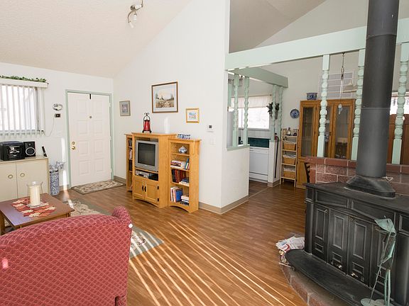 5th image of 301 Kathy Ave