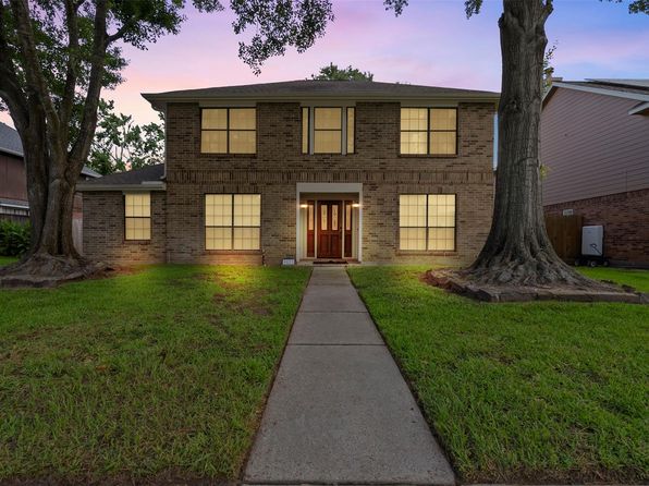 9827 Westminster Dr, Humble, TX 77338