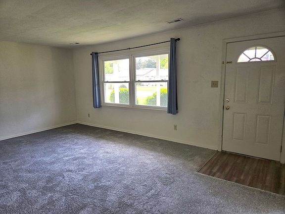 3rd image of 424 Kingswood Pl