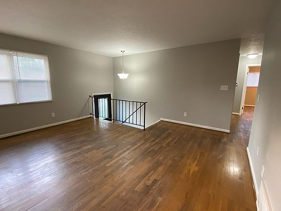 3rd image of 1006 Kings Charter Ln