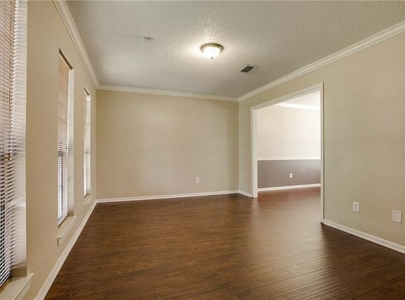4th image of 609 Mission Hills Dr