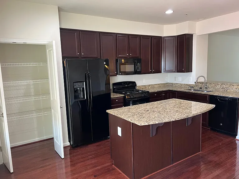 11761 Nationals Ln — Photo 10