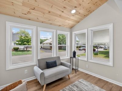 79 Kaveney St, Chicopee, MA, 01020