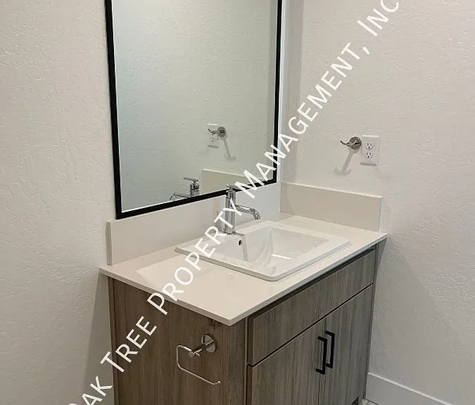 2863 E Tamarind Dr — Photo 6