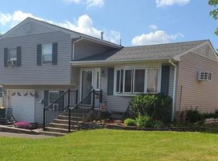 11 Saint Joseph Blvd, Port Ewen, NY 12466