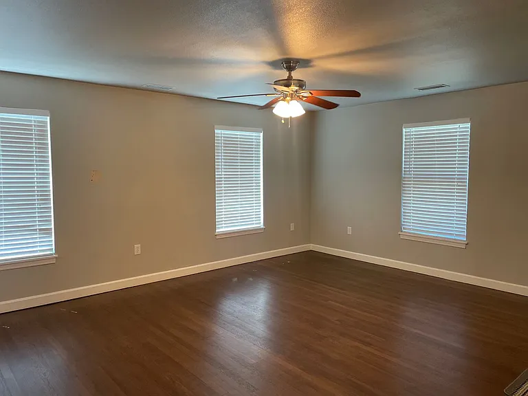 4073 Potomac Ave — Photo 10