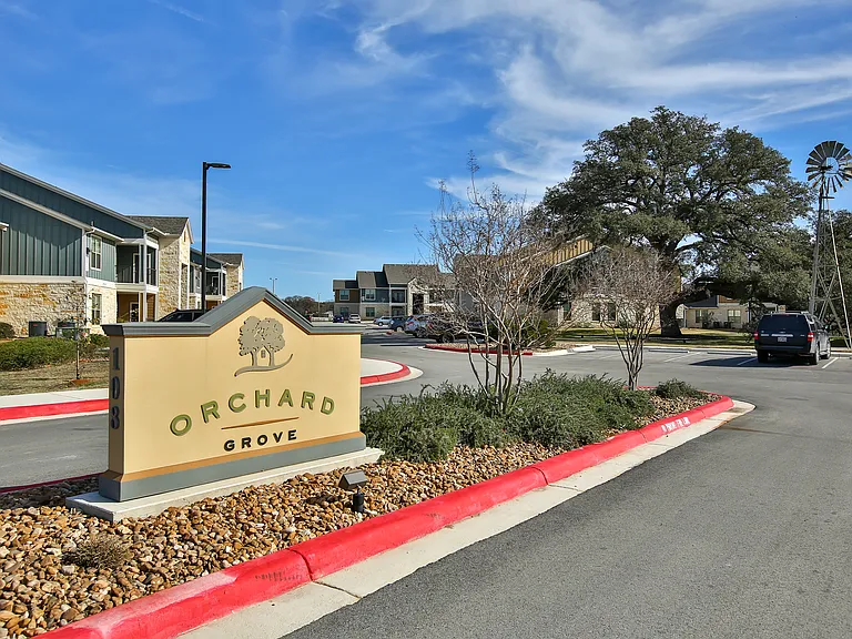 Orchard Grove Apartments — Photo 2