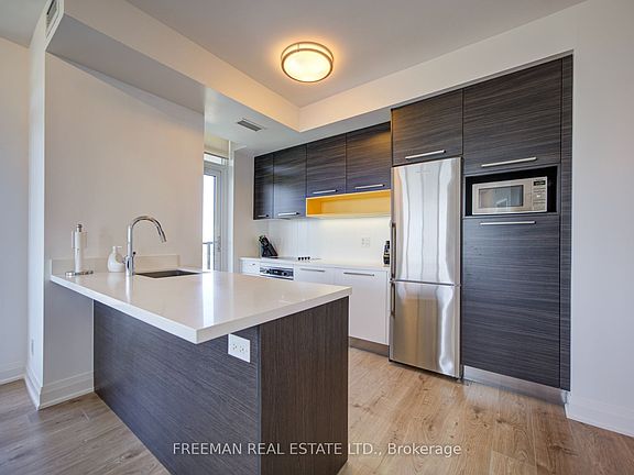 5th image of 36 Park Lawn Rd #2305