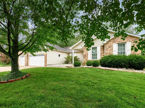 5264 Roanoke Dr, Weldon Spring, MO 63304