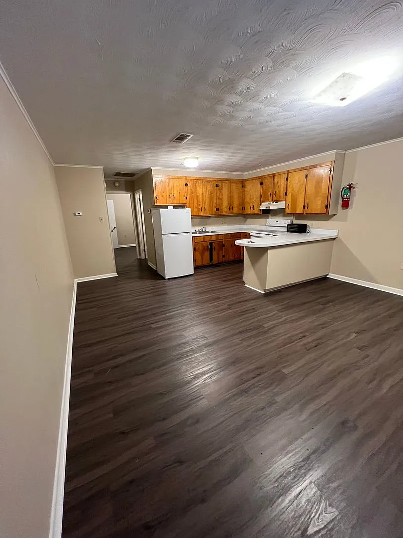 1607 Laban Ave — Photo 2