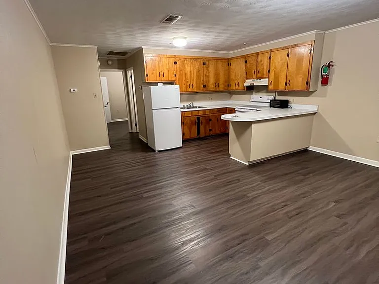1607 Laban Ave — Photo 2