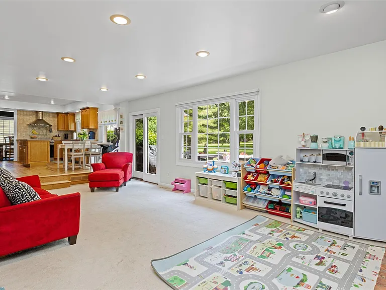 16610 Old Bedford Rd — Photo 21