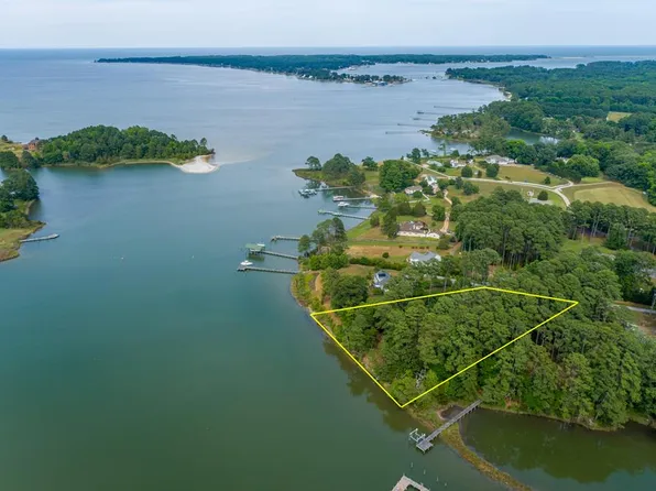 0 Hunleys Cove Ln, Cobbs Creek, VA 23035