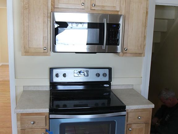 SS Stove and MIcrowave