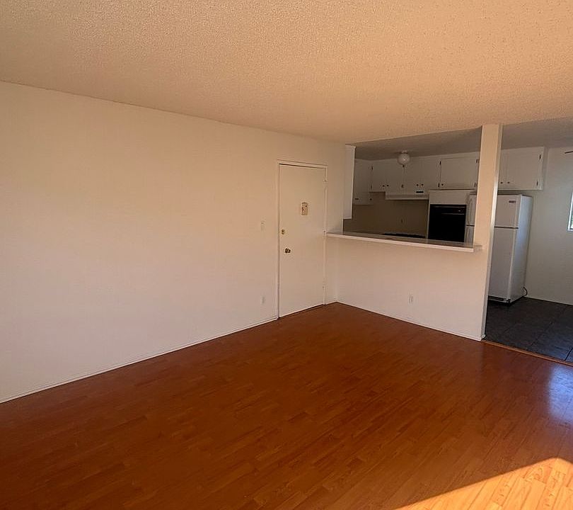 1st image of 2937 S Orange Dr APT 3