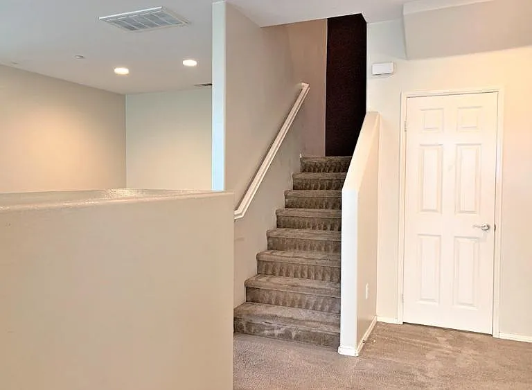 15431 Park Point Ave #102 — Photo 9