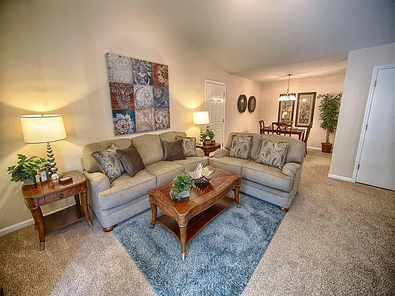 Mountain View Apartment Homes — Photo 5