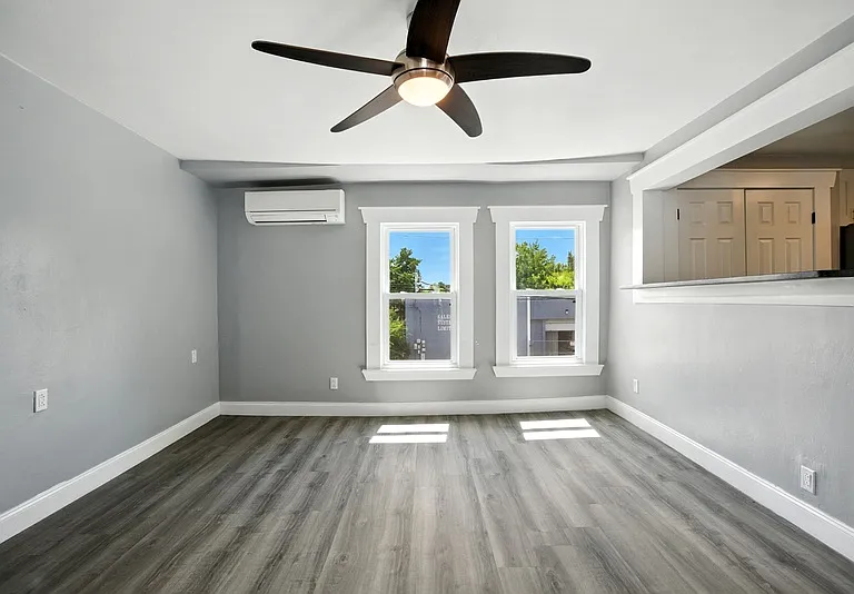 656 Florida Ave — Photo 14