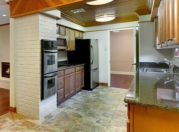 4th image of 4836 Hastings St