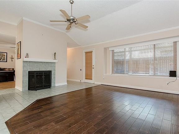 5th image of 1324 Sheila Dr