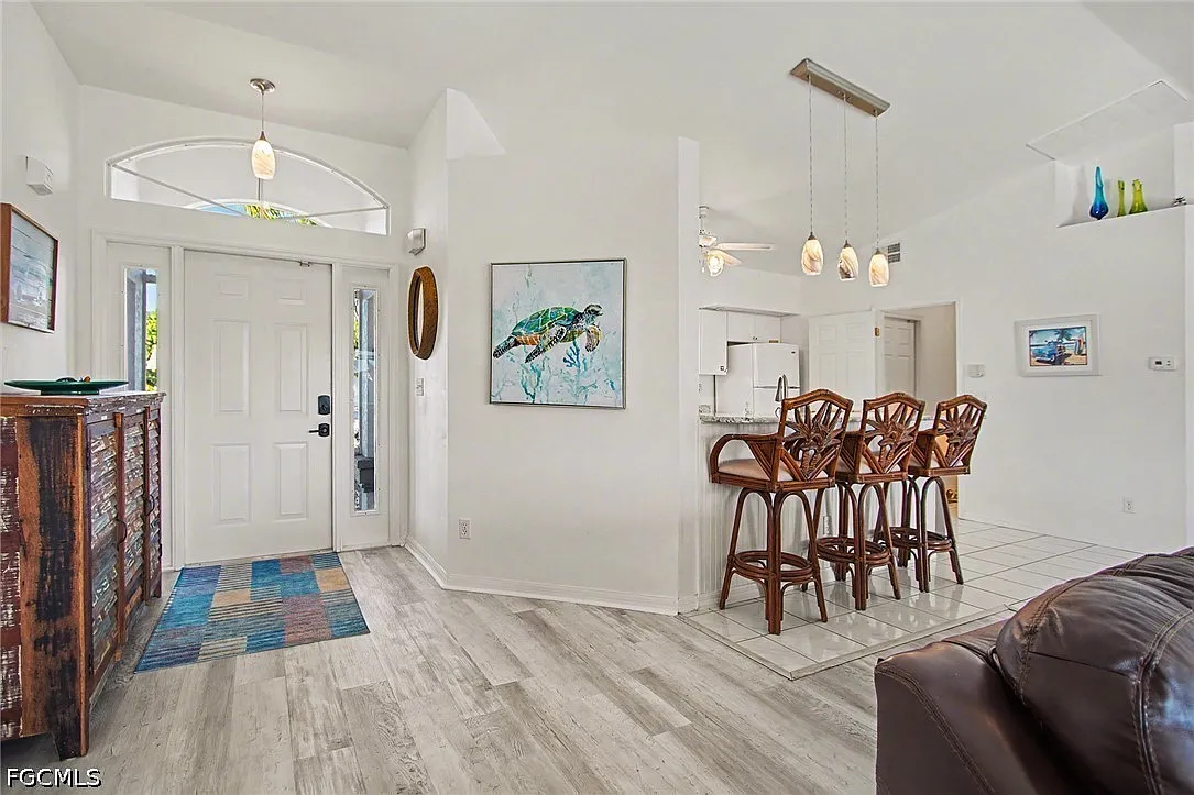 3 bed, 2.0 bath, 1513 sqft, $8,500 — Photo 4
