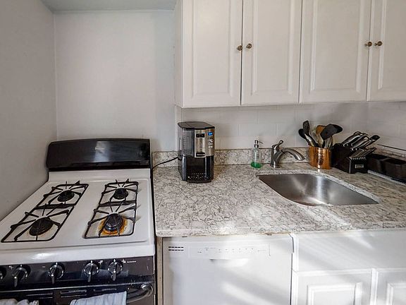 4th image of 40 Fleetwood Ave Floor 2H-2