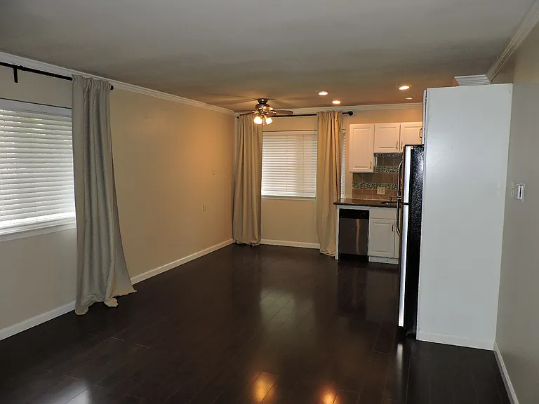 527 T St #3 — Photo 4