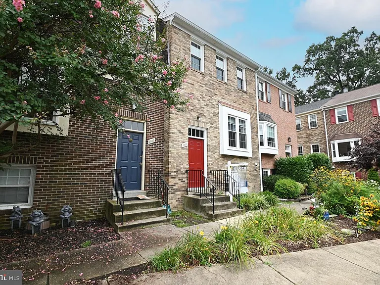 3804 Brighton Ct — Photo 2