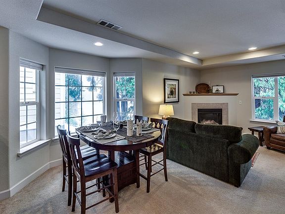5th image of 267 Fairway Village Dr