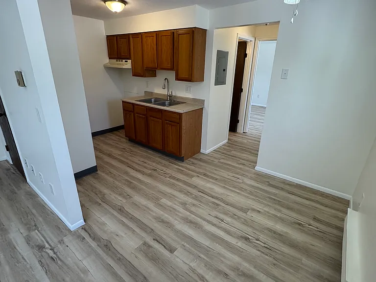 4200 Taylor Rd — Photo 2