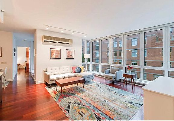 3rd image of 125 W 21st St APT 11B