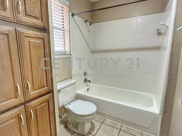 205 Glenwood Dr — Photo 5
