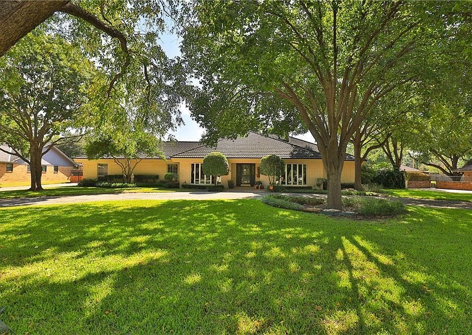 1st image of 2409 Shoreline Dr