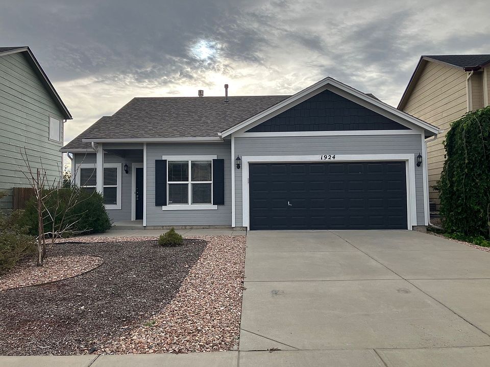 1st image of 1924 Lillian Way
