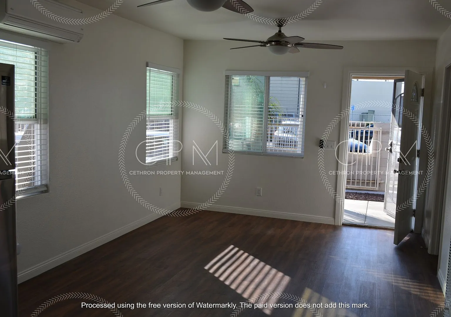 Spacious 3 Bedroom - 2 Bathroom House in City Heights — Photo 4