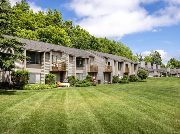 11255 E Fort Rd #2, Suttons Bay, MI 49682