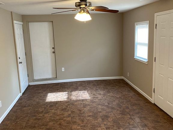 5th image of 3912 Wenzlick Ave