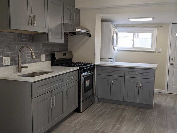 4th image of 137 Gladstone St