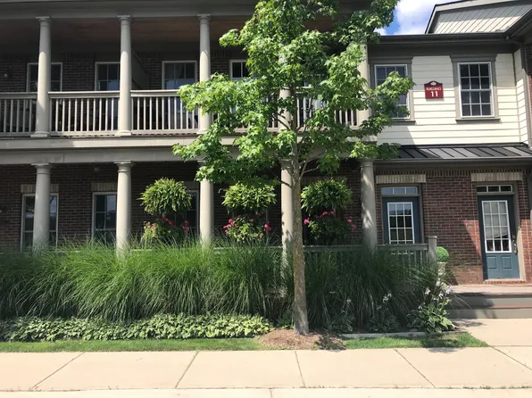 195 Jotham Ave #60, Auburn Hills, MI 48326