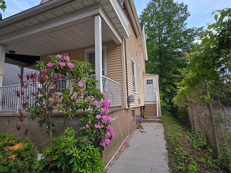 84 Munson St #22 — Photo 10