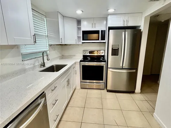 9375 Fontainebleau Blvd, Miami, FL