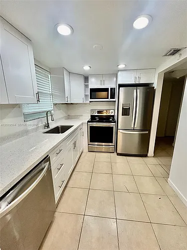 9375 Fontainebleau Blvd Photo 1