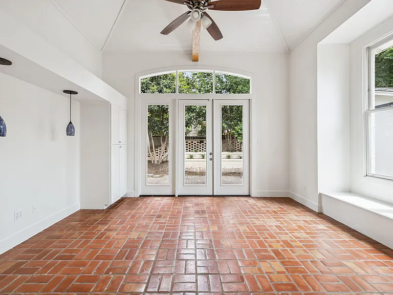 211 College Blvd — Photo 39