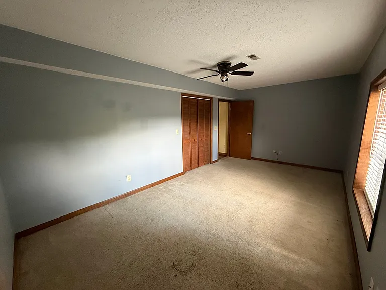 1201 Eastbrook Dr — Photo 27