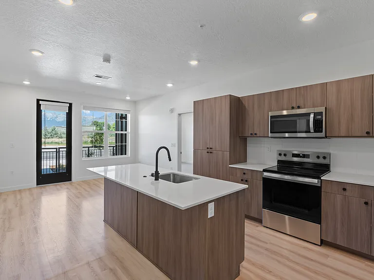 188 N 800th St E #4 — Photo 7