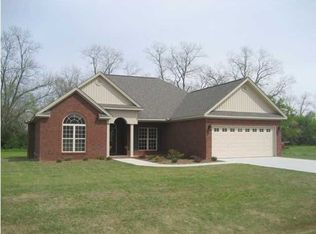 208 Pine Level Rdg, Deatsville, AL 36022